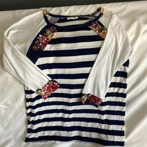 Super cute, soft Top! Flowers and Stripes!